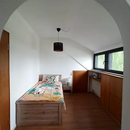 Gemuetliche Mit Grosser Dachterasse In Gehobener Wohngegend Apartment *