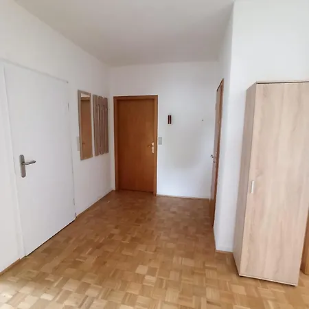 Appartement Gemuetliche Mit Grosser Dachterasse In Gehobener Wohngegend *