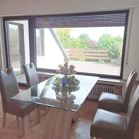 Gemuetliche Mit Grosser Dachterasse In Gehobener Wohngegend Apartment
