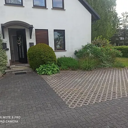 Gemuetliche Mit Grosser Dachterasse In Gehobener Wohngegend Appartement