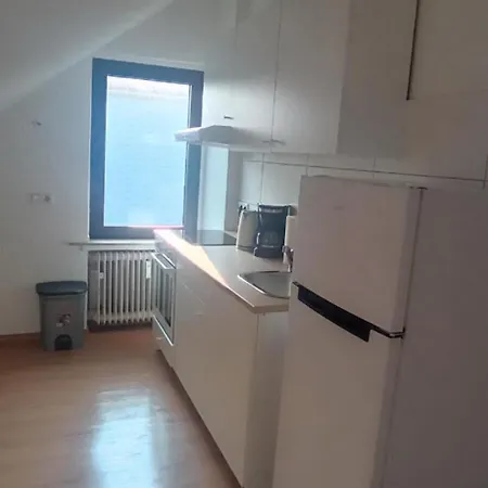 Gemuetliche Mit Grosser Dachterasse In Gehobener Wohngegend *