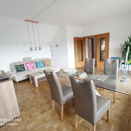 Appartement Gemuetliche Mit Grosser Dachterasse In Gehobener Wohngegend