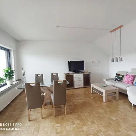 Gemuetliche Mit Grosser Dachterasse In Gehobener Wohngegend