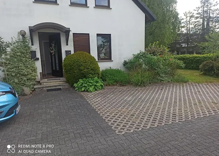 Gemuetliche Mit Grosser Dachterasse In Gehobener Wohngegend Appartamento