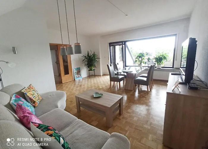 Gemuetliche Mit Grosser Dachterasse In Gehobener Wohngegend