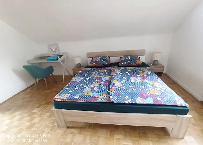 Gemuetliche Mit Grosser Dachterasse In Gehobener Wohngegend *